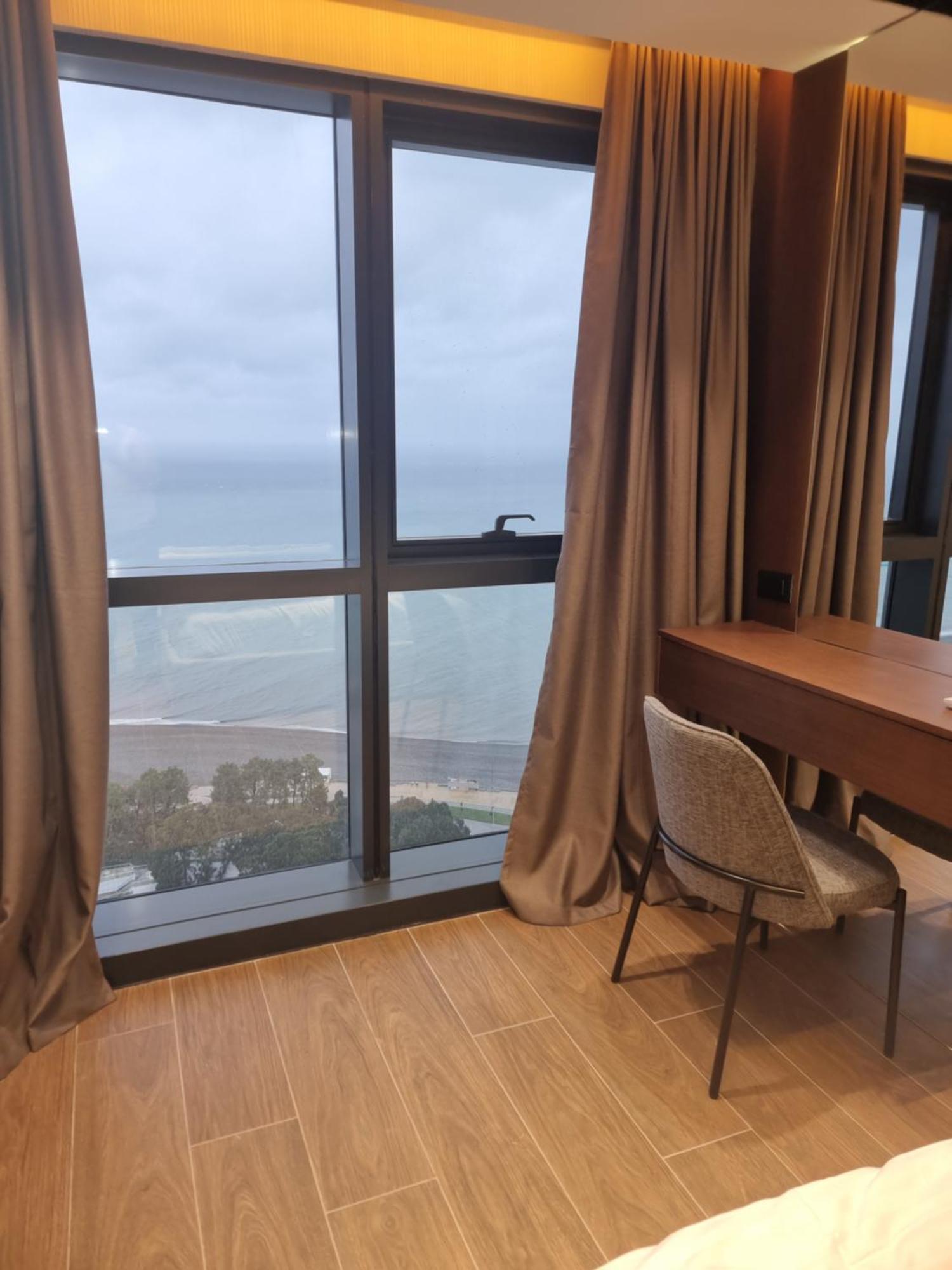 Premium Apartment In Porta Batumi Tower Экстерьер фото